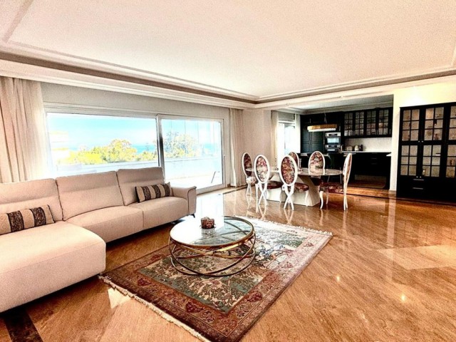 3 Bedrooms Apartment in Marbella