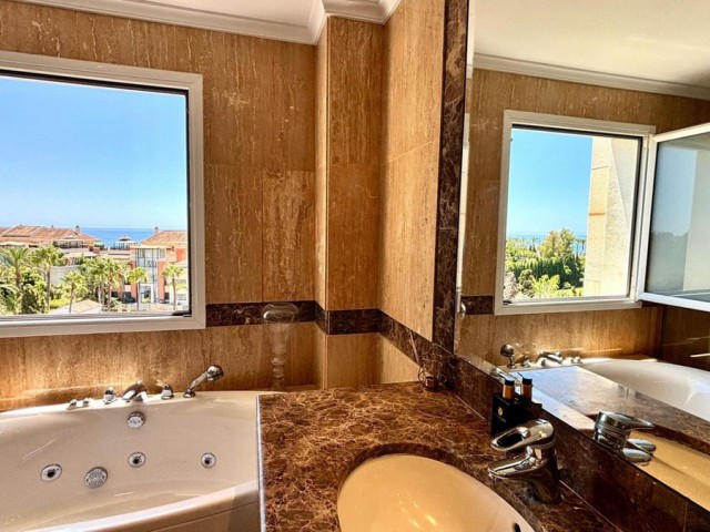 3 Bedrooms Apartment in Marbella