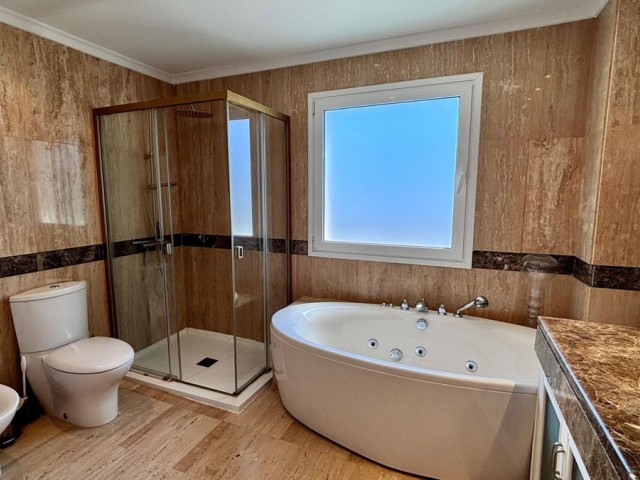 3 Bedrooms Apartment in Marbella