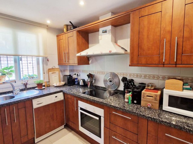 Maison mitoyenne avec 3 Chambres  à Estepona