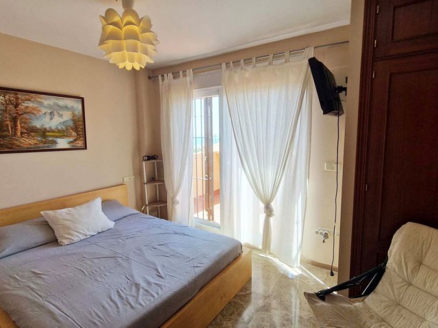 Maison mitoyenne avec 3 Chambres  à Estepona