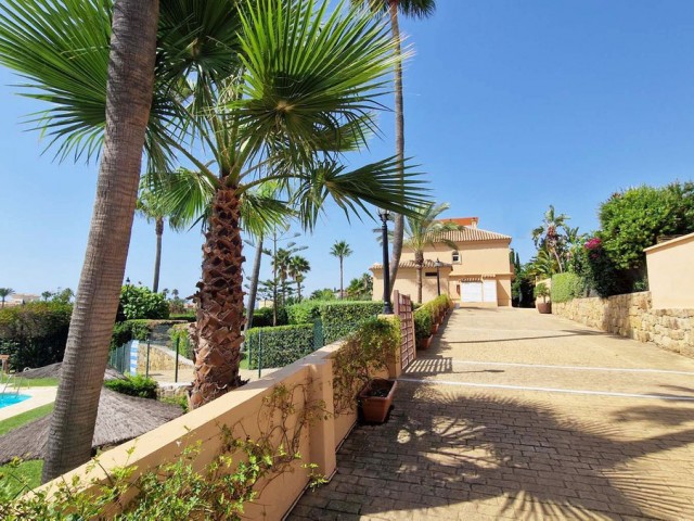 Maison mitoyenne avec 3 Chambres  à Estepona