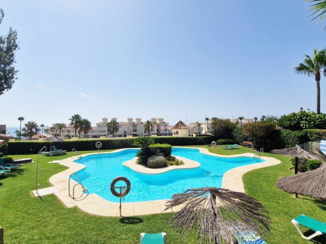 Maison mitoyenne avec 3 Chambres  à Estepona