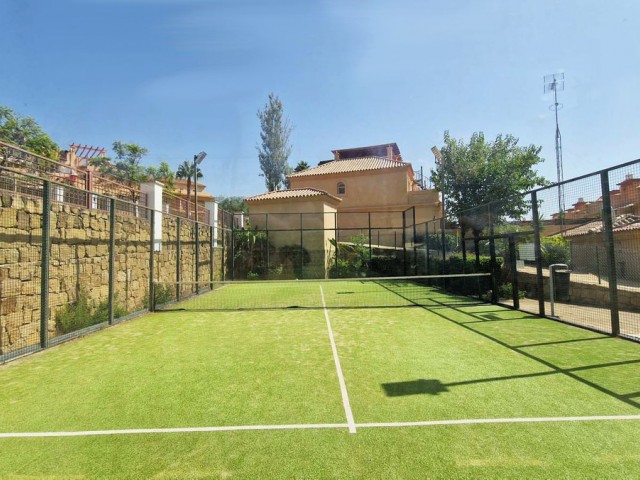 Maison mitoyenne avec 3 Chambres  à Estepona