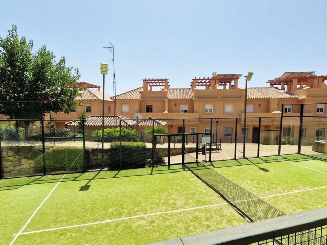 Maison mitoyenne avec 3 Chambres  à Estepona