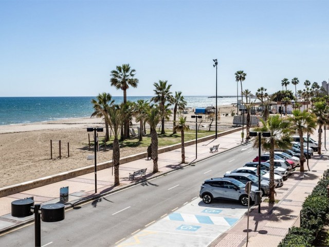 Apartamento con 3 Dormitorios  en Los Boliches