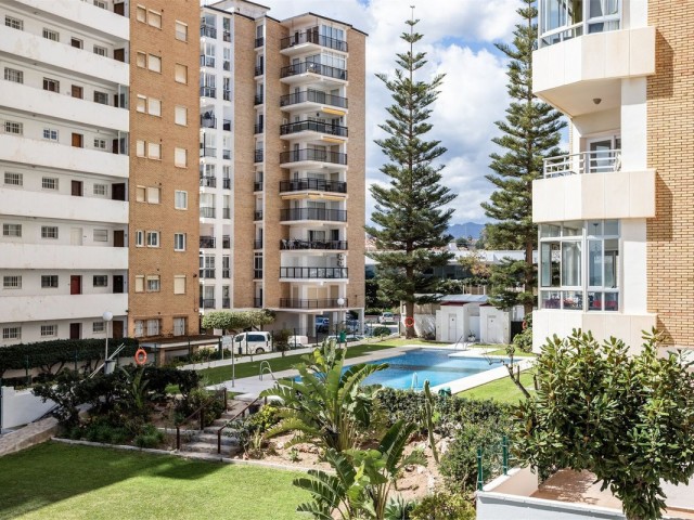 Apartamento con 3 Dormitorios  en Los Boliches