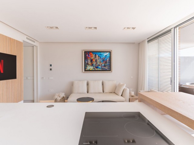 Apartamento con 2 Dormitorios  en Estepona