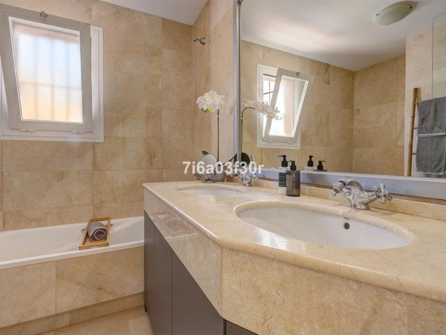 Appartement avec 3 Chambres  à San Pedro de Alcántara