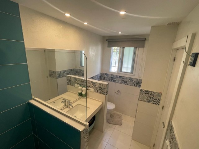 7 Soveroms Villa i Marbella