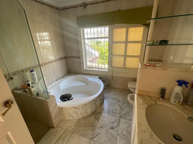 7 Soveroms Villa i Marbella