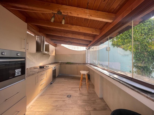 7 Soveroms Villa i Marbella