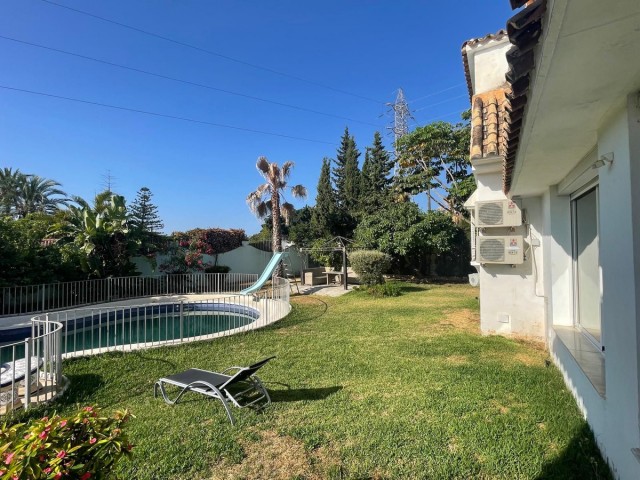 7 Soveroms Villa i Marbella