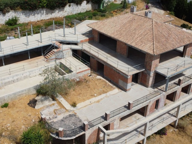 7 Bedrooms Villa in Mijas