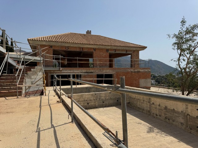 7 Bedrooms Villa in Mijas