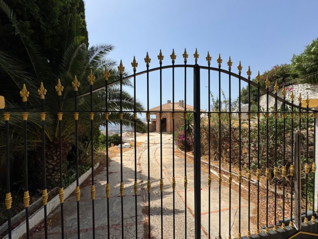 7 Bedrooms Villa in Mijas