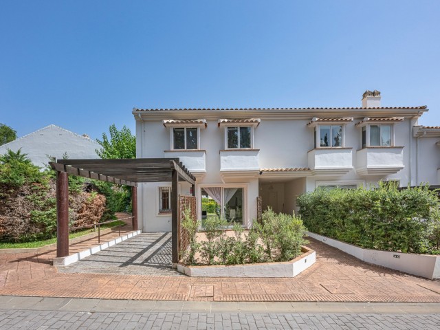 3 Slaapkamer Rijtjeshuis in Benahavís