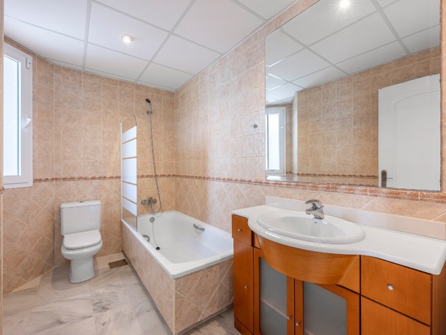 3 Slaapkamer Rijtjeshuis in Benahavís