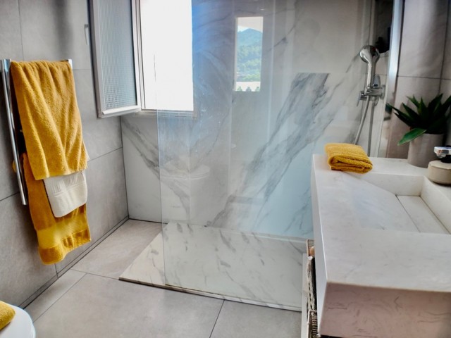 5 Sovrums Villa i Ojén