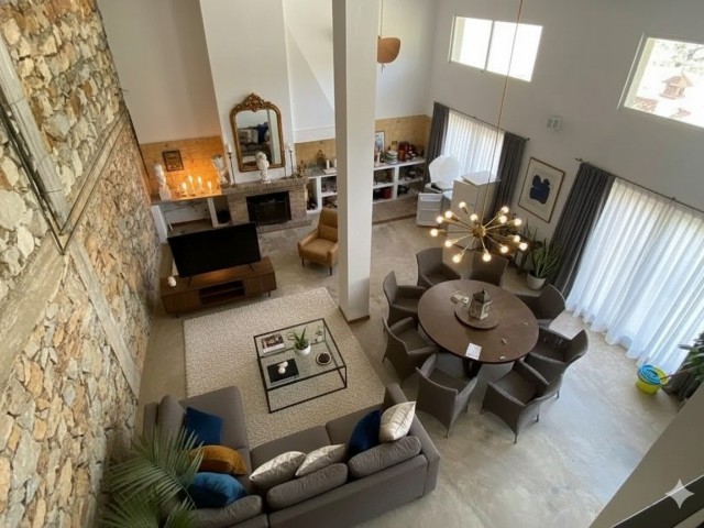 Villa con 5 Dormitorios  en Ojén