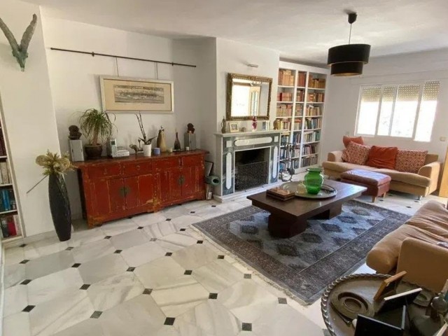 5 Soveroms Villa i Ojén