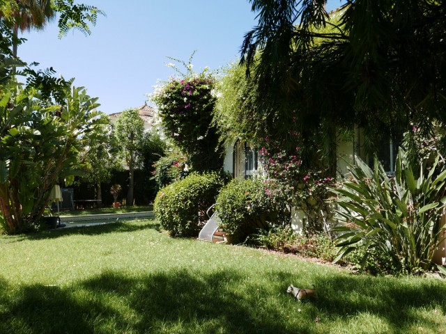4 Schlafzimmer Villa in Nueva Andalucía