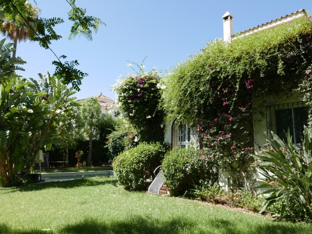 4 Schlafzimmer Villa in Nueva Andalucía