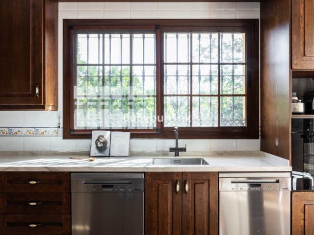 4 Bedrooms Villa in San Pedro de Alcántara