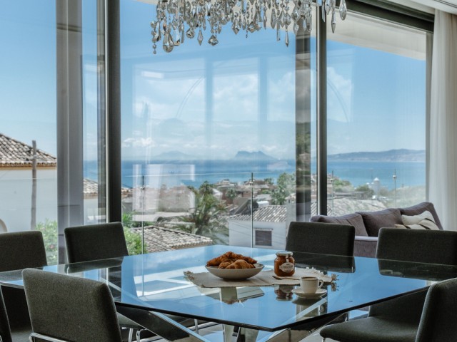 Villa avec 5 Chambres  à Estepona