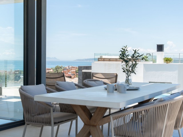 Villa avec 5 Chambres  à Estepona