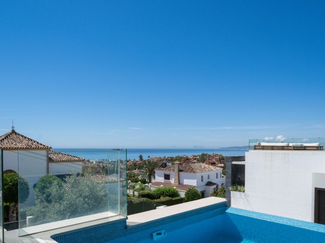 Villa avec 5 Chambres  à Estepona