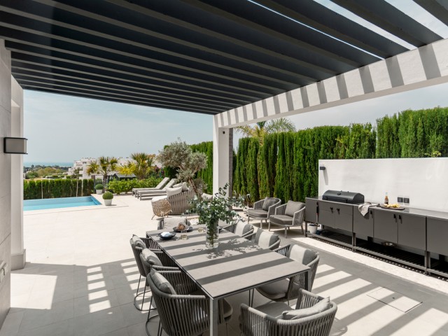 Maison mitoyenne avec 4 Chambres  à Estepona