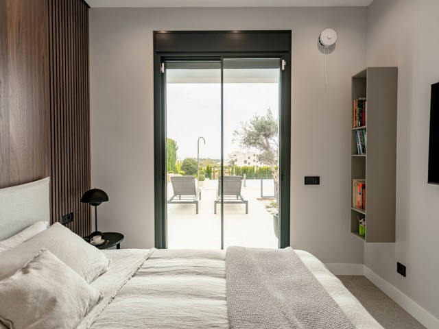 Maison mitoyenne avec 4 Chambres  à Estepona