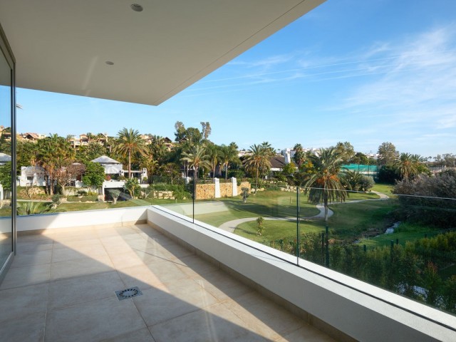 Villa avec 6 Chambres  à Estepona