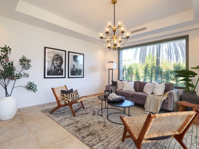 Villa avec 6 Chambres  à Estepona
