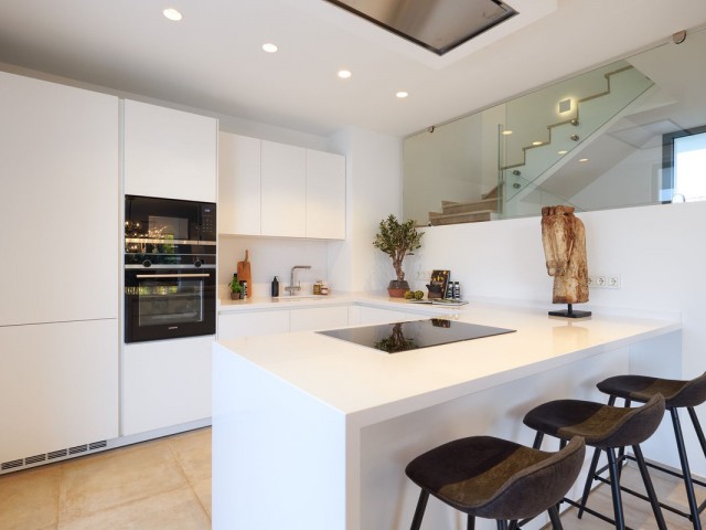 Villa avec 6 Chambres  à Estepona