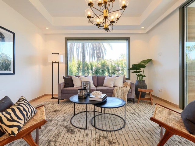 Villa avec 6 Chambres  à Estepona