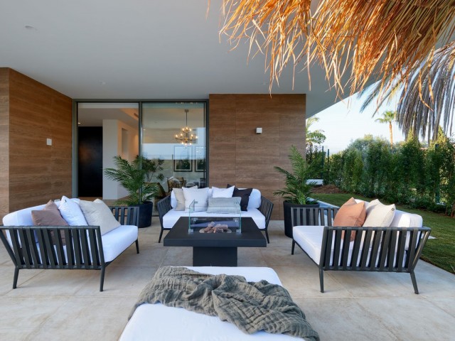 Villa avec 6 Chambres  à Estepona