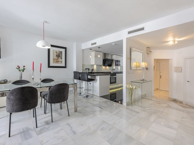 4 Schlafzimmer Reihenhaus in Nueva Andalucía