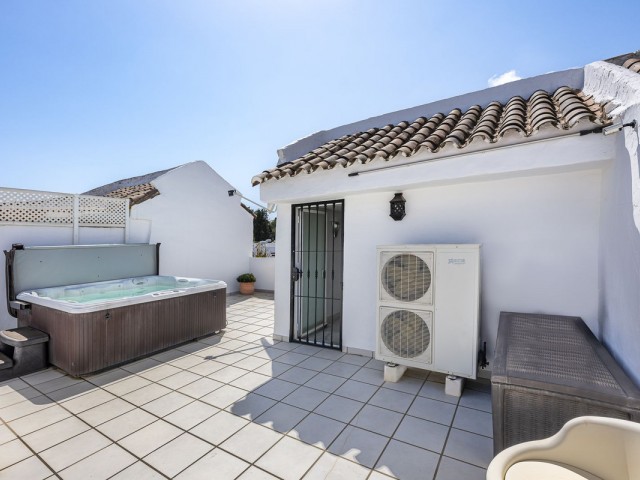 4 Schlafzimmer Reihenhaus in Nueva Andalucía