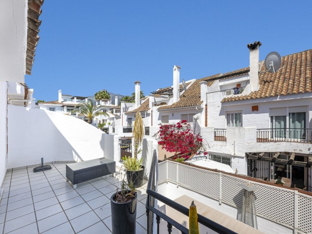 4 Schlafzimmer Reihenhaus in Nueva Andalucía