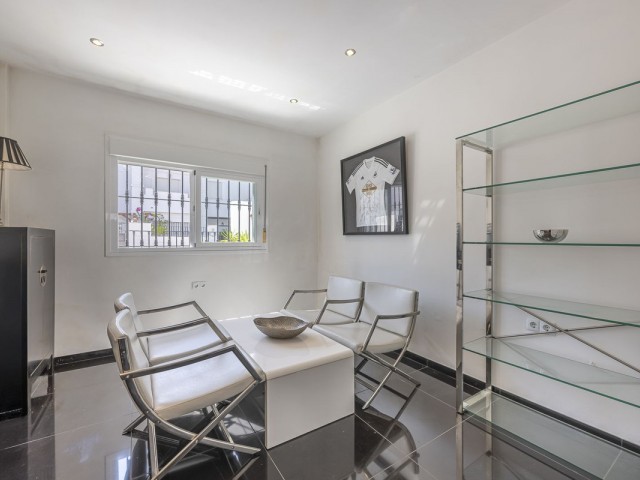 4 Schlafzimmer Reihenhaus in Nueva Andalucía