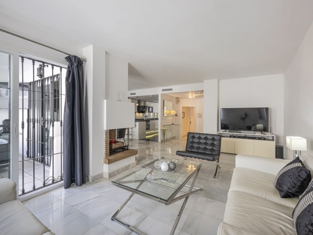 4 Schlafzimmer Reihenhaus in Nueva Andalucía