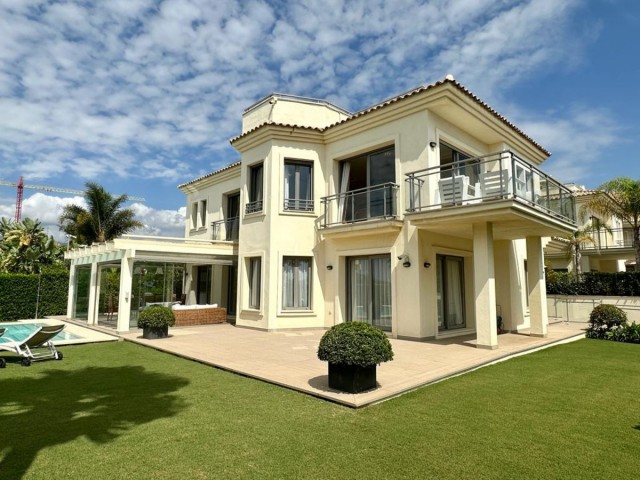 5 Soveroms Villa i Marbella
