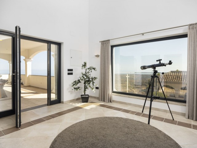 4 Bedrooms Villa in Mijas