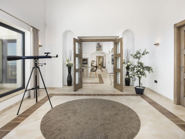 4 Bedrooms Villa in Mijas