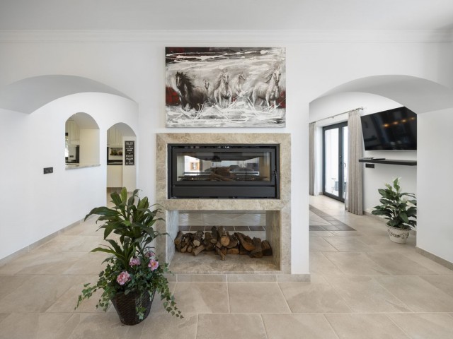 4 Bedrooms Villa in Mijas