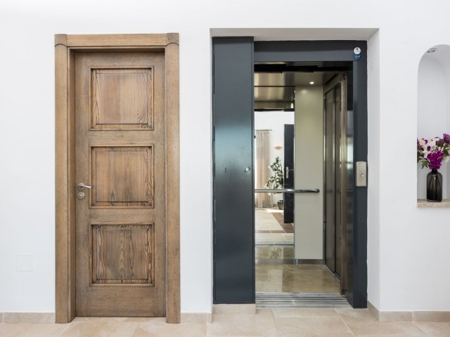 4 Bedrooms Villa in Mijas