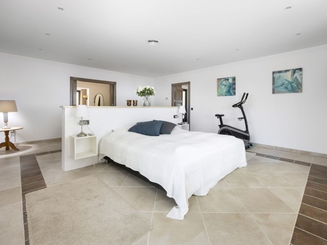 4 Bedrooms Villa in Mijas
