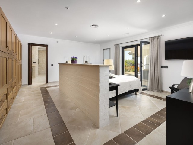 4 Bedrooms Villa in Mijas